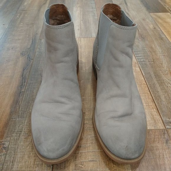 Caslon Women's Brenna Leather Water Resistant Booties - Picture 5 of 9